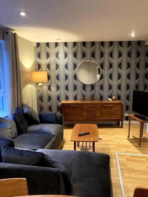 Апартаменти Stylish 2 Bed Accessible Flat Perfect Location Глазго Екстер'єр фото