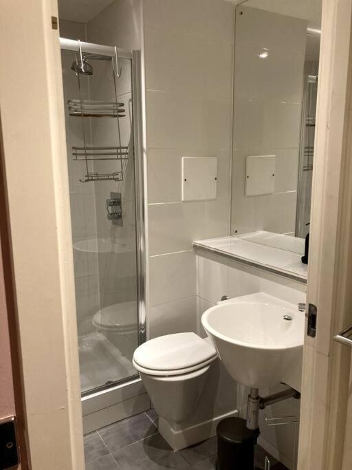 Апартаменти Stylish 2 Bed Accessible Flat Perfect Location Глазго Екстер'єр фото